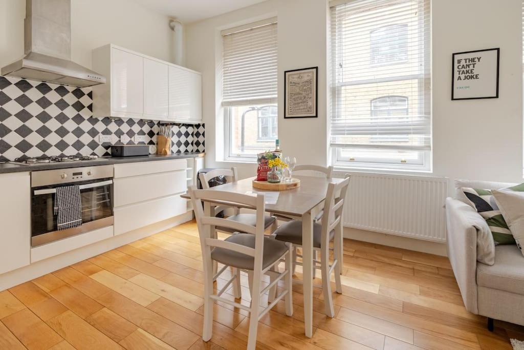 Beautiful 1 Bed Flat 2 Minute Walk To Camden Station Apartment London